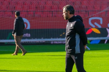 La afición sevillista salva a Quique Sánchez Flores