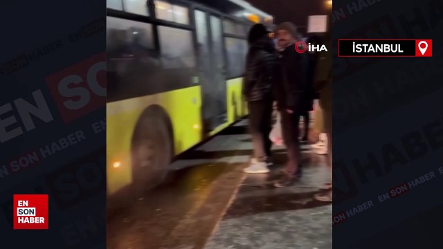 İETT otobüsünün içini dumanlar kapladı: Yolcular kendini dışarı attı
