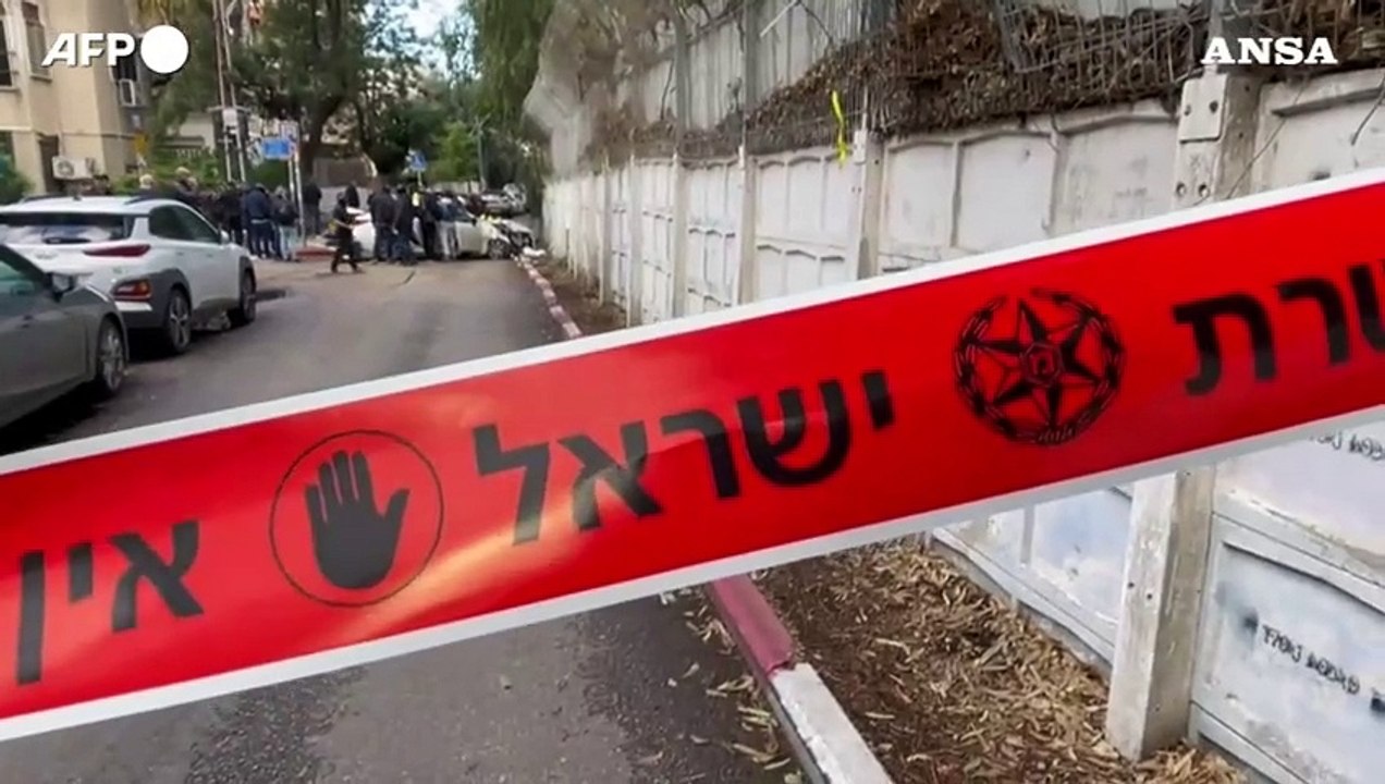Soldato israeliano travolto da un'auto a Haifa, l'attentatore e' stato ucciso