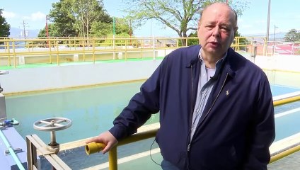 Alejandro Guillén presidente ejecutivo de AyA visita de campo medios