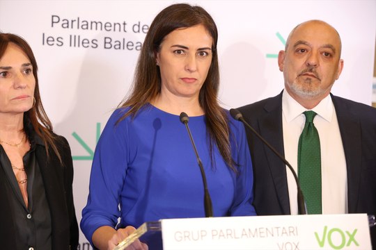 Cinco diputados de Vox en Balears expulsan a los dos afines a la dirección de Abascal