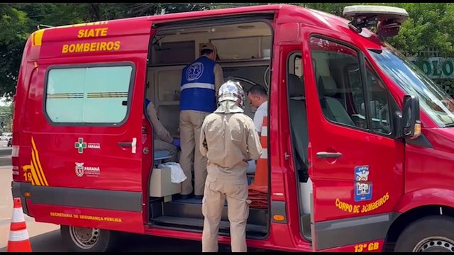 Forte colisão entre carros deixa duas pessoas feridas na Rua Erechim
