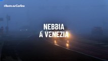 Nebbia a Venezia: il video della navigazione sui canali