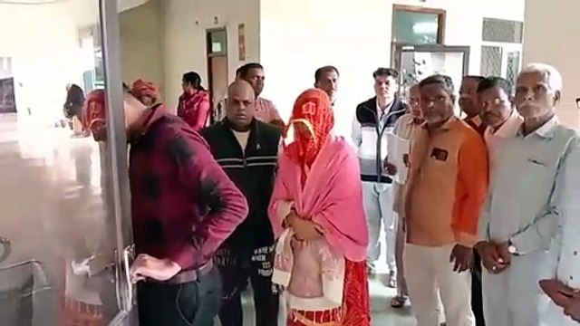 कार्यवाही की मांग को लेकर लगाई गुहार, कर्ज व सूदखोरों से परेशान युवक की आत्महत्या का मामला