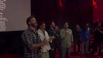 Hrithik Roshan Surprised his fans in theatre