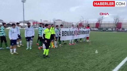 Hakem, yönettiği futbol maçında sevgilisine evlilik teklifi etti