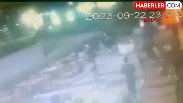 Bursa'da Alışveriş Merkezinde Çıkan Tartışmada 2 Garson ve Güvenlik Görevlisi Yaralandı