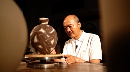 Les Secrets de l'Argile : L'Art de Bai Ming