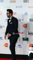 Rockstar Ranbir Kapoor Dons A Solid Blue Tuxedo For Filmfare Night!