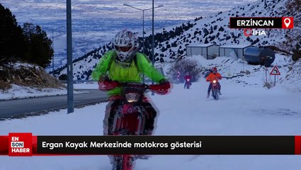 Erzincan’daki Ergan Kayak Merkezinde motokros gösterisi