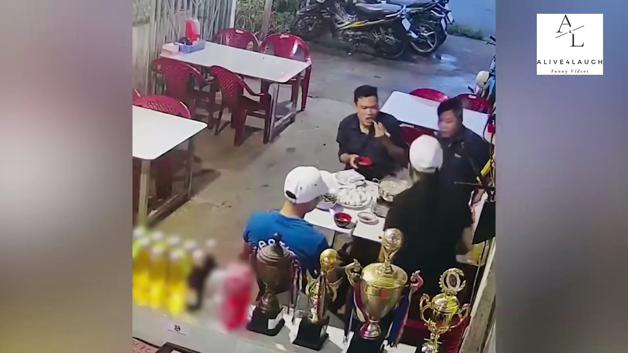Best Fails Of  The Year _ Try Not To Laugh P10