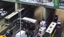 Beylikdüzü D-100 Karayolu'nda kamyon devrildi