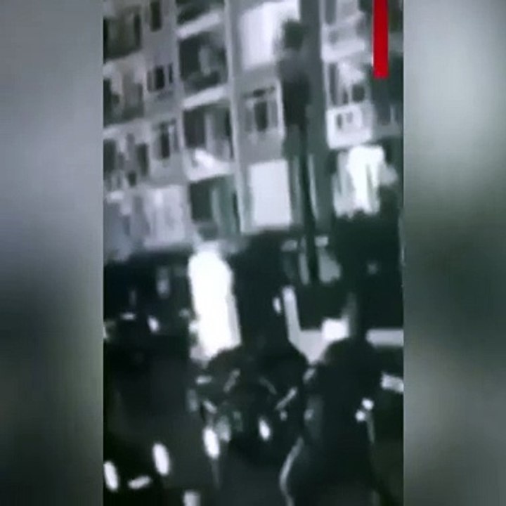 Hatay’da Sahil Apartmanı’nın yıkılma anı böyle kaydedildi
