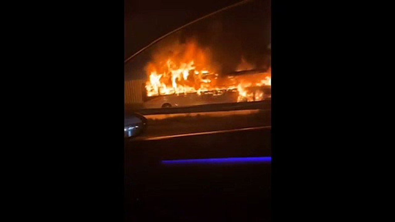 Vitrolles: un bus prend feu sur la N113 dans le sens Marseille Lyon