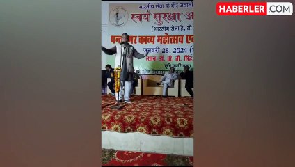 Sahnede şiir okurken kalp krizi geçiren şair hayatını kaybetti