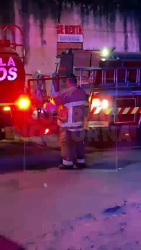 #Preliminar Una chatarrera ardió en llamas en la colonia Jalisco de Tonalá, tras arduos trabajos, bomberos lograron sofocar las llamas #GuardiaNocturna