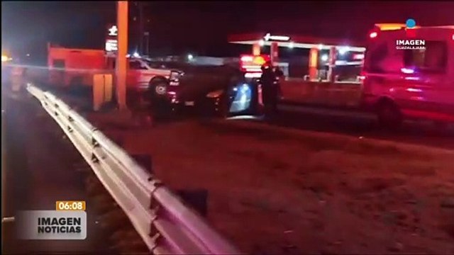 Tres muertos tras choque entre auto compacto y autobús