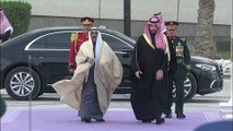 مراسم استقبال رسمية لأمير الكويت في الديوان الملكي السعودي