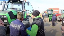 Protesta degli agricoltori a Navacchio, Pisa: 150 trattori contro le politiche UE, mobilitazione per l'intera giornata