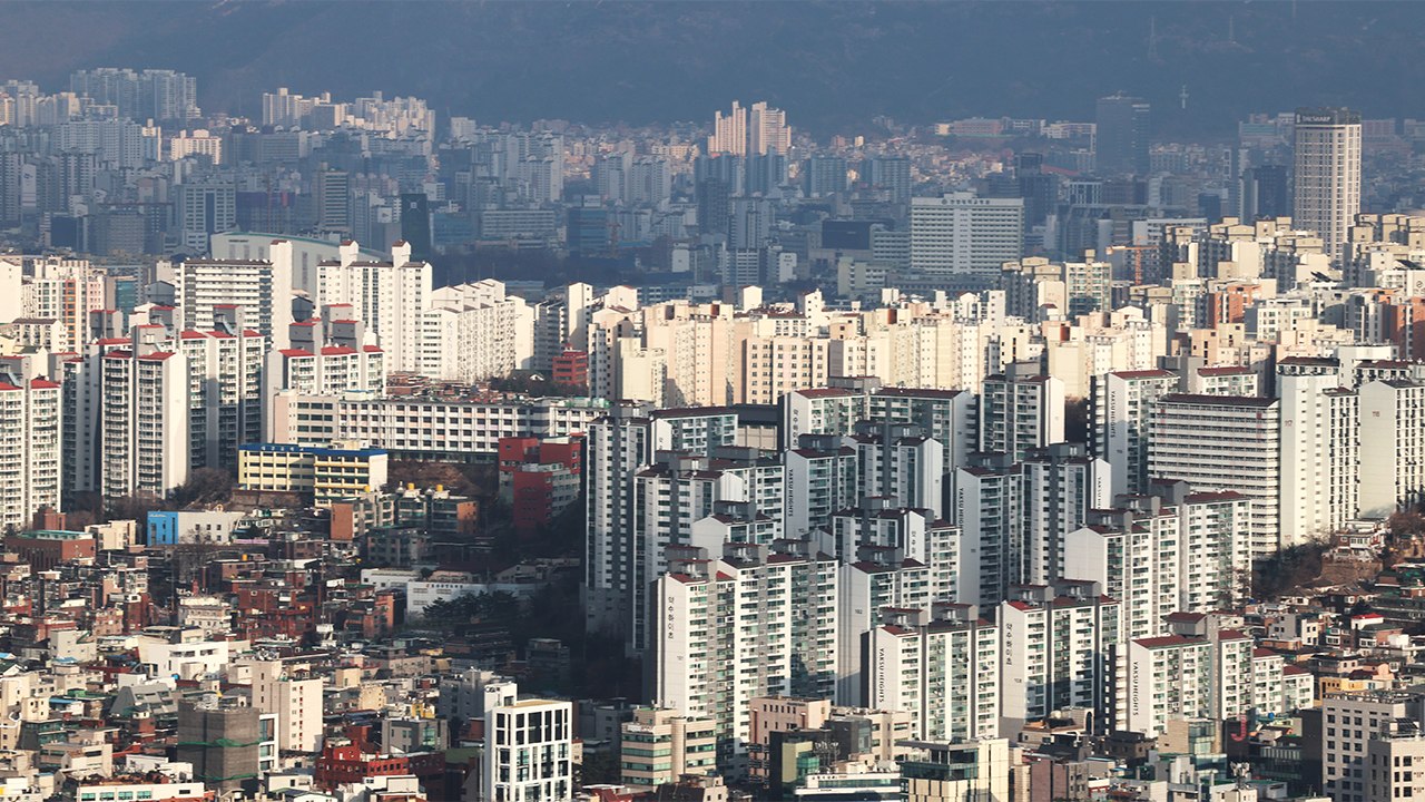 재개발 요건 완화...오피스텔 발코니·원룸 규제 철폐 / YTN