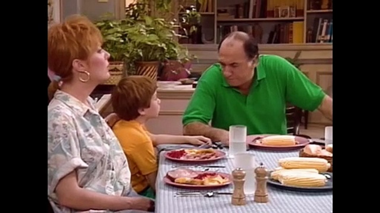 ALF 21 a szomszéd figyelő
