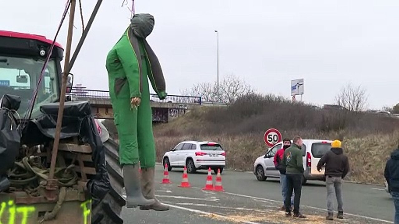 Frankreichs Bauern setzten 'Belagerung' von Paris fort