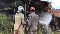 Bombeiros combatem grande incêndio no Florais do Paraná