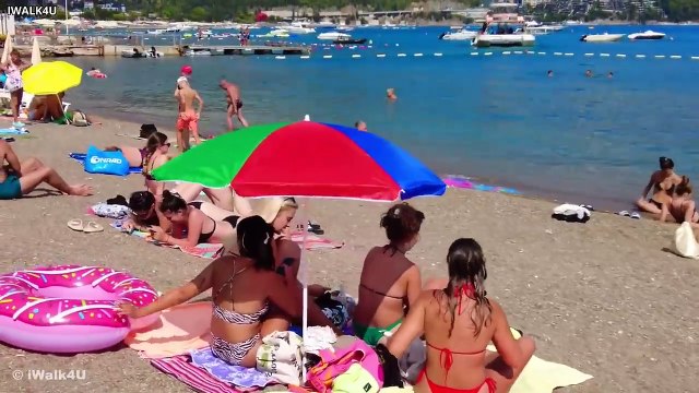 裸でビーチを歩ける国