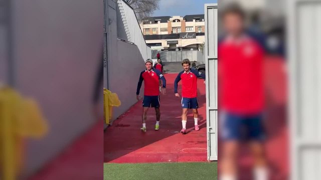 Griezmann y Rodrigo De Paul llegando al entrenamiento del Atleti
