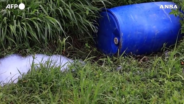 Brasile, camion si ribalta e perde acido solforico: schiuma tossica nel Rio Seco