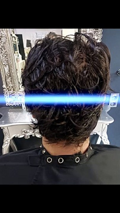 Mèches Bleu Homme coloriste Aix-en-Provence