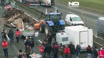 شاهد: المزارعون الفرنسيون باقون في الشارع حتى تحقيق مطالبهم