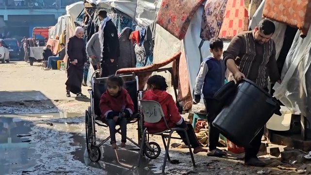 سكان غزة يتشبثون بآخر جدران بلادهم والعالم لا يمد لهم يدا