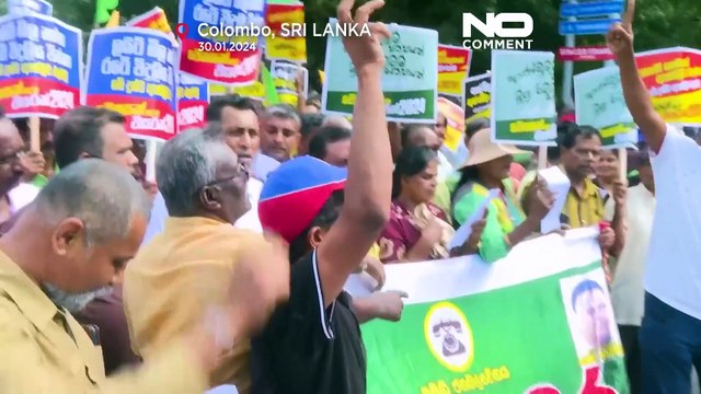 شاهد: خراطيم مياه وغاز مسيل للدموع.. الشرطة السريلانكية تعرقل تظاهرة في كولومبو