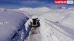 Bitlis'te 4 metreyi bulan karlı köy yollarında yol açma çalışması