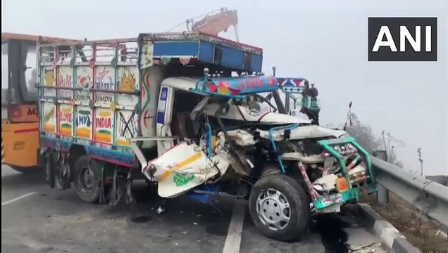 दिल्ली-लखनऊ हाईवे पर भीषण हादसा, 10 से ज्यादा गाड़ियां आपस में भिड़ीं, सामने आया वीडियो