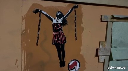 Roma, un murales per Ilaria Salis vicino all'Ambasciata ungherese