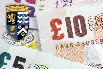 Ceredigion Council Salaries vs. UK Top Brass: Who Earns More? 💰