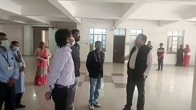 निरीक्षण में खुली पोल : नर्सिंगकर्मी बोले : सफाई भी हम खुद करते हैं