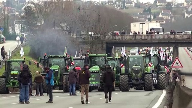 Detenidas 18 personas en Francia por obstruir el tráfico en las movilizaciones agrícolas