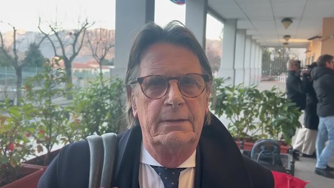 Processo a Grillo Jr., la difesa: "Abbiamo chiesto alla ragazza di uscire dall'aula"