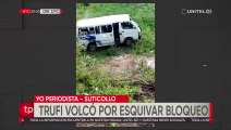Un minibús con pasajeros volcó en Suticollo por evitar bloqueos en Cochabamba