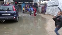شاهد: هطول الأمطار الغزيرة يزيد من معاناة الفلسطينيين في مخيمات قطاع غزة