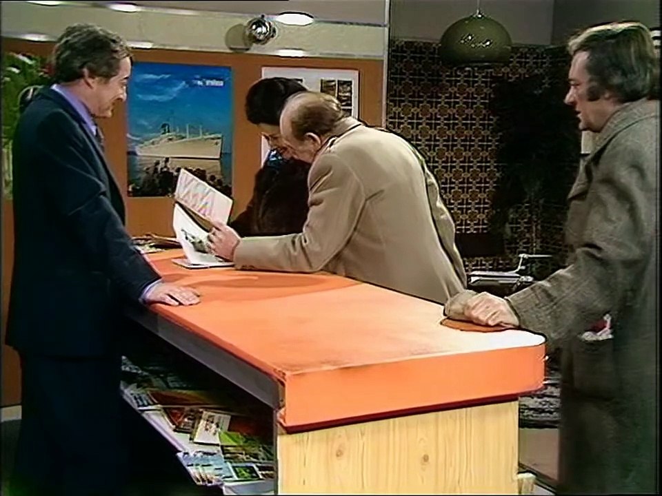 Steptoe and Son -Christmas Special 1973 720p WEB-DL HEVC x265 BONE