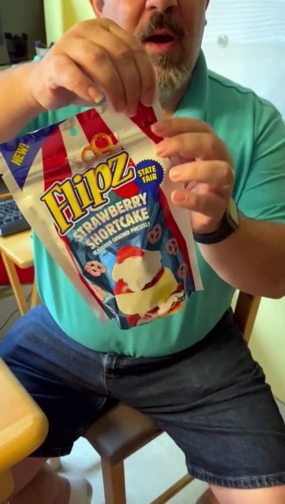 Flipz Strawberry Shortcake
