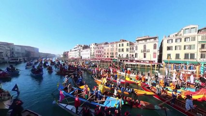 Venice revelers enjoy last free carnival day trips