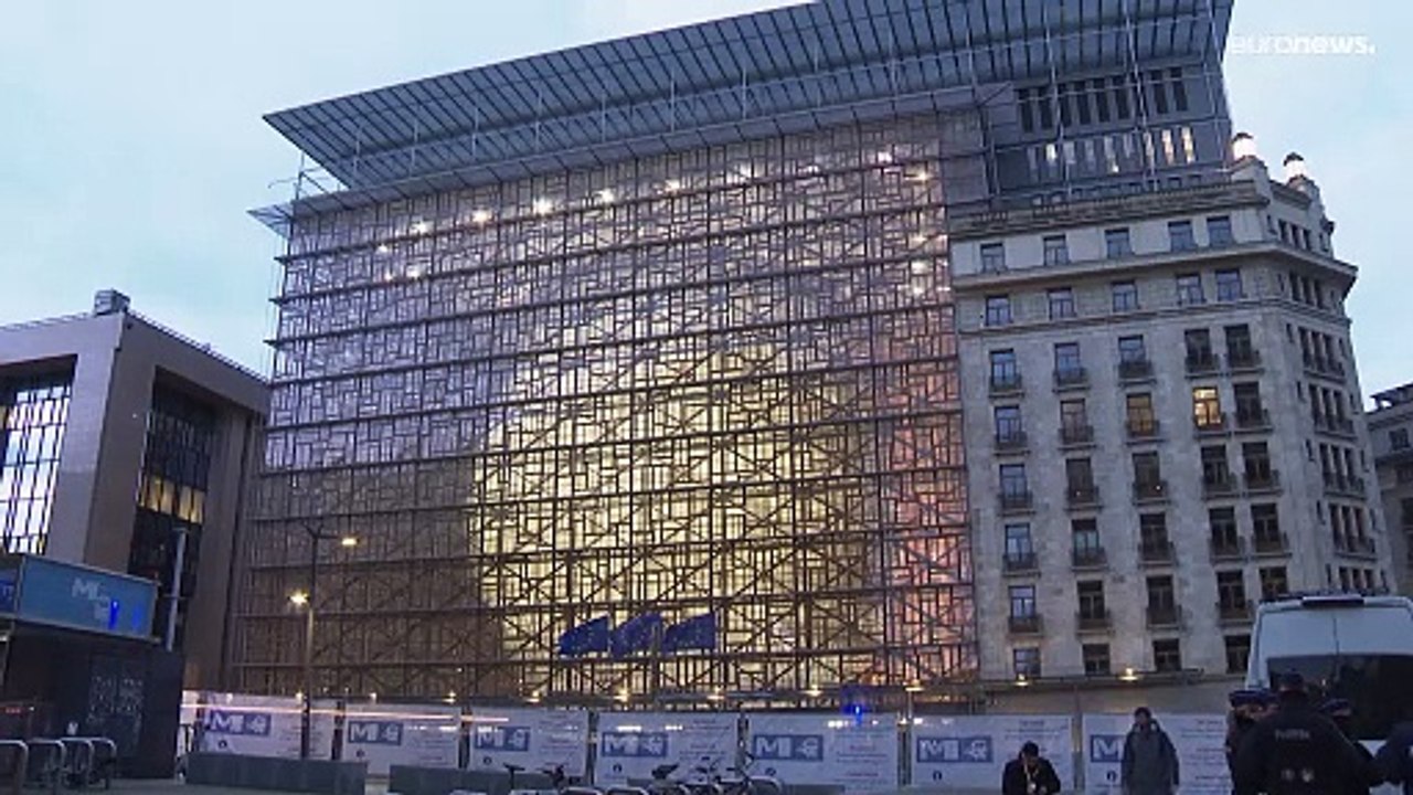 قمة أوروبية لحث أوربان على رفع فيتو أعاق مساعدا...