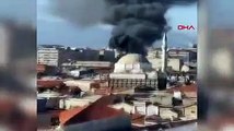 İzmir'de, tarihi Kemeraltı Çarşısı'nda yangın
