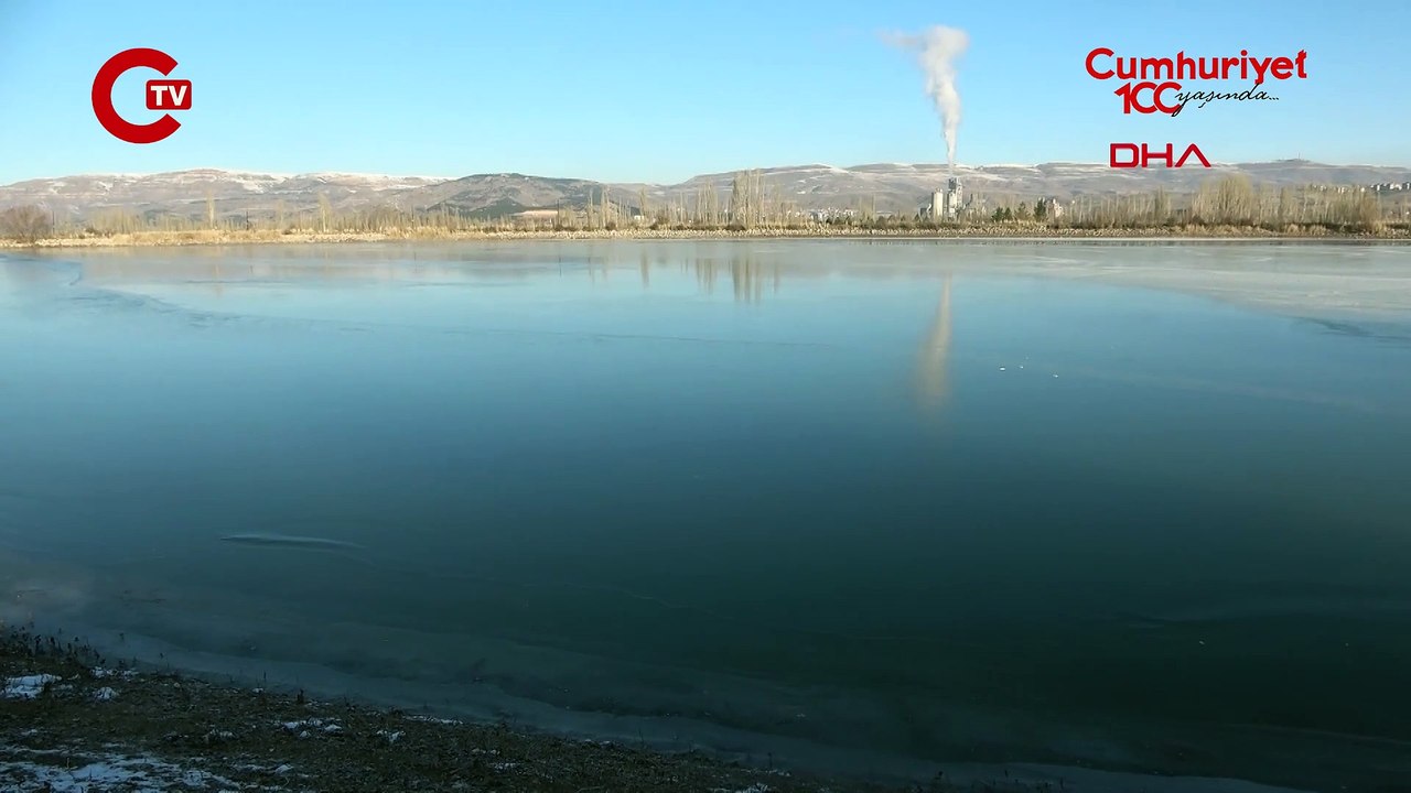 SİVAS'TA SICAKLIK EKSİ 10 DERECEYE DÜŞTÜ, GÖLET BUZ TUTTU