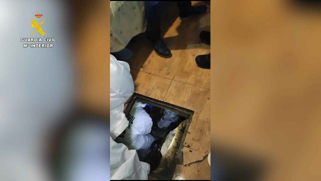 Detenido un hombre por violar y encerrar a su pareja atada con bridas en un zulo de Villalbilla (Madrid)